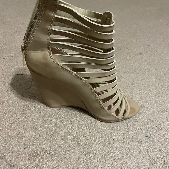 Betsey Johnson Beige Wedges size 7.5 - Picture 11 of 12